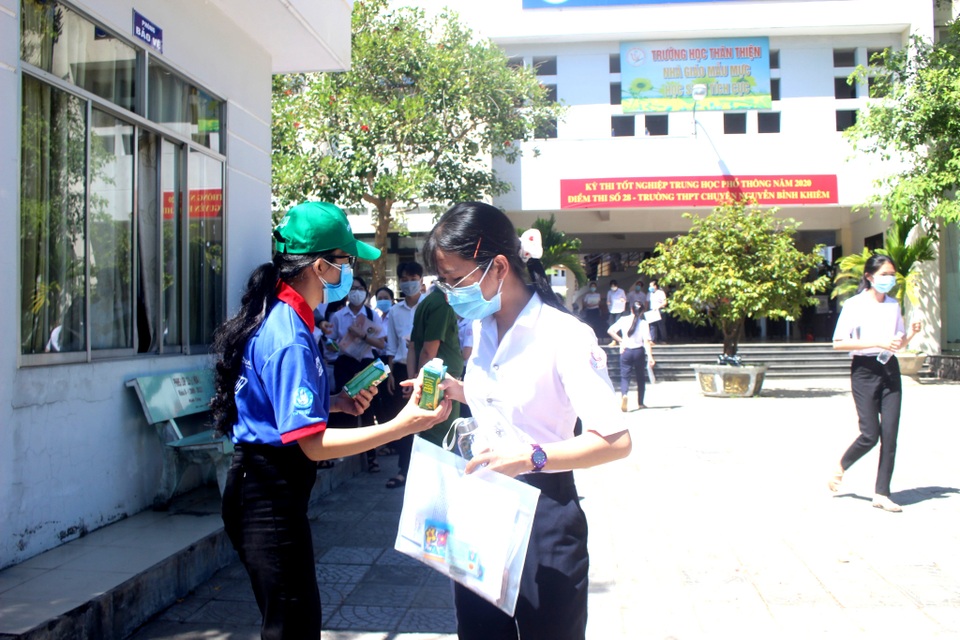 Quảng Nam: Tổ chức kỳ thi tốt nghiệp THPT an toàn giữa lúc dịch bùng phát - 3 Quảng Nam: Tổ chức kỳ thi tốt nghiệp THPT an toàn giữa lúc dịch bùng phát - 3