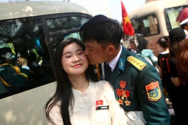 Các lực lượng kết thúc diễu binh ở TPHCM, trở về điểm tập kết