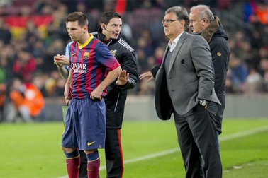 Messi bị tố dọa sa thải HLV lên Chủ tịch Barcelona