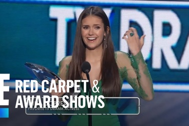 Nina Dobrev nhận giải People Choice