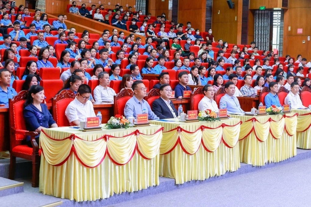 Phản hồi về kiến nghị giảm tuổi nghỉ hưu, tăng lương của công nhân - 1