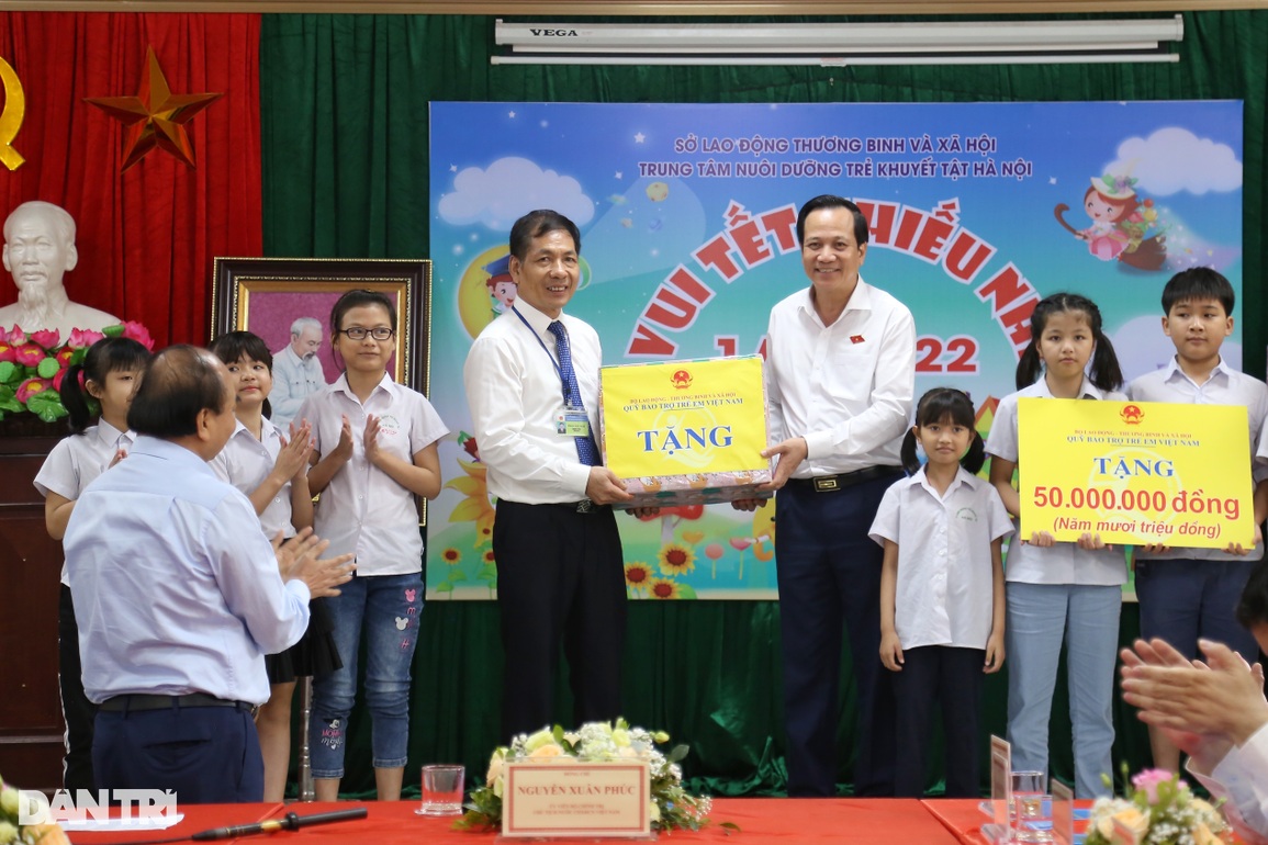 Chủ tịch nước kêu gọi cộng đồng chung tay chăm sóc, bảo vệ trẻ em - 4 Chủ tịch nước kêu gọi cộng đồng chung tay chăm sóc, bảo vệ trẻ em - 4