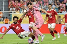 Messi hai lần sút trúng khung gỗ, Inter Miami thoát thua ở Club World Cup