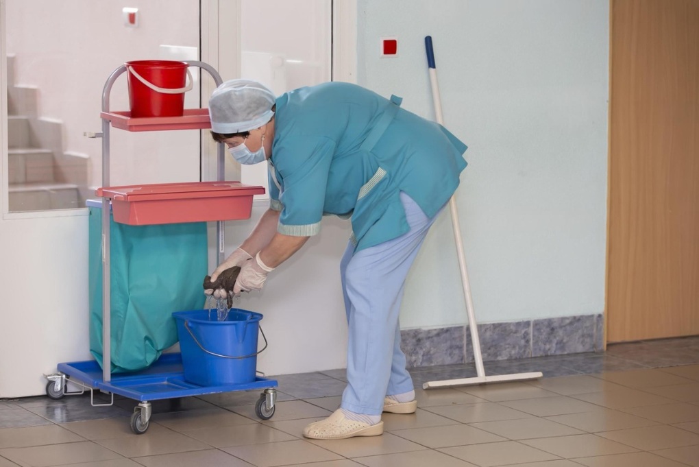 Nữ lao công bị sa thải vì làm việc... 17 giờ mỗi ngày - 1 Nữ lao công bị sa thải vì làm việc... 17 giờ mỗi ngày - 1
