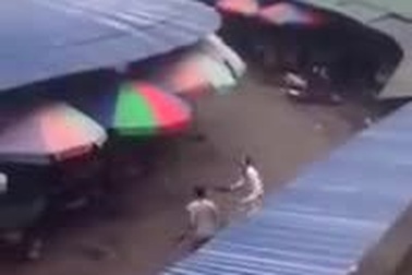 Vác dao chém nhau kinh hoàng như phim xã hội đen