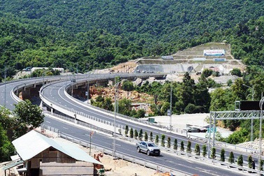 Hầm xuyên núi Đèo Cả, Cù Mông - “cú hích” lớn giúp Phú Yên vươn dậy