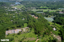 Kiến trúc độc đáo lăng Hoàng thái hậu Từ Dũ giữa rừng thông ở Huế