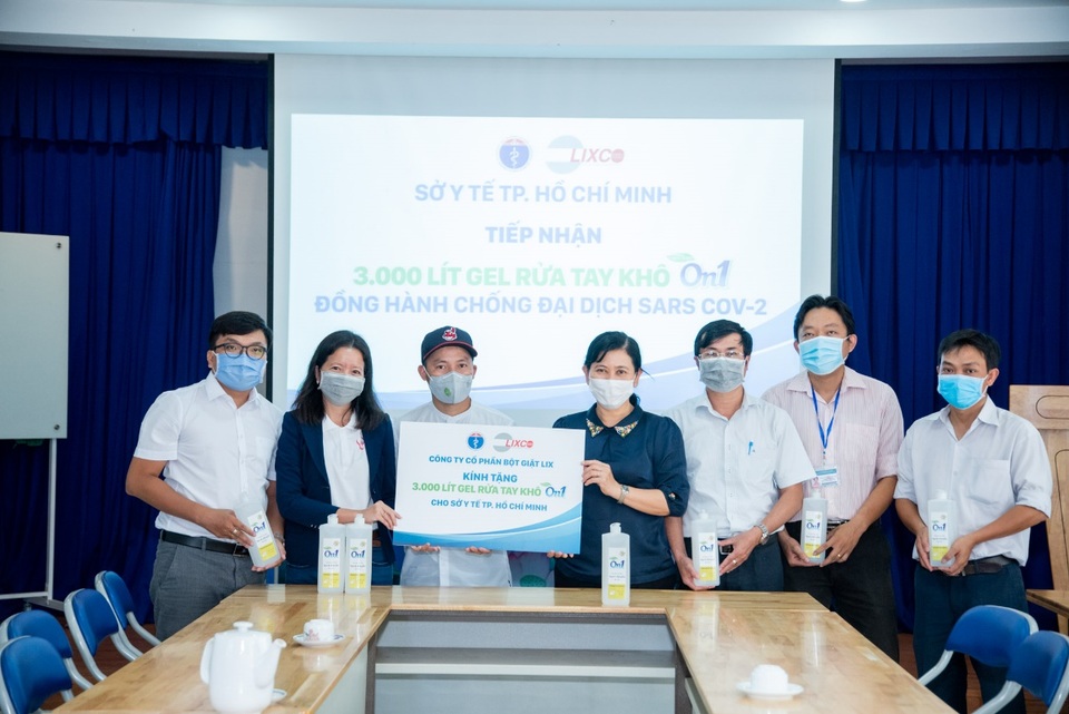Lixco tặng thêm 3000l gel rửa tay khô ON1 cho Sở Y tế TP. HCM - 1 Lixco tặng thêm 3000l gel rửa tay khô ON1 cho Sở Y tế TP. HCM - 1