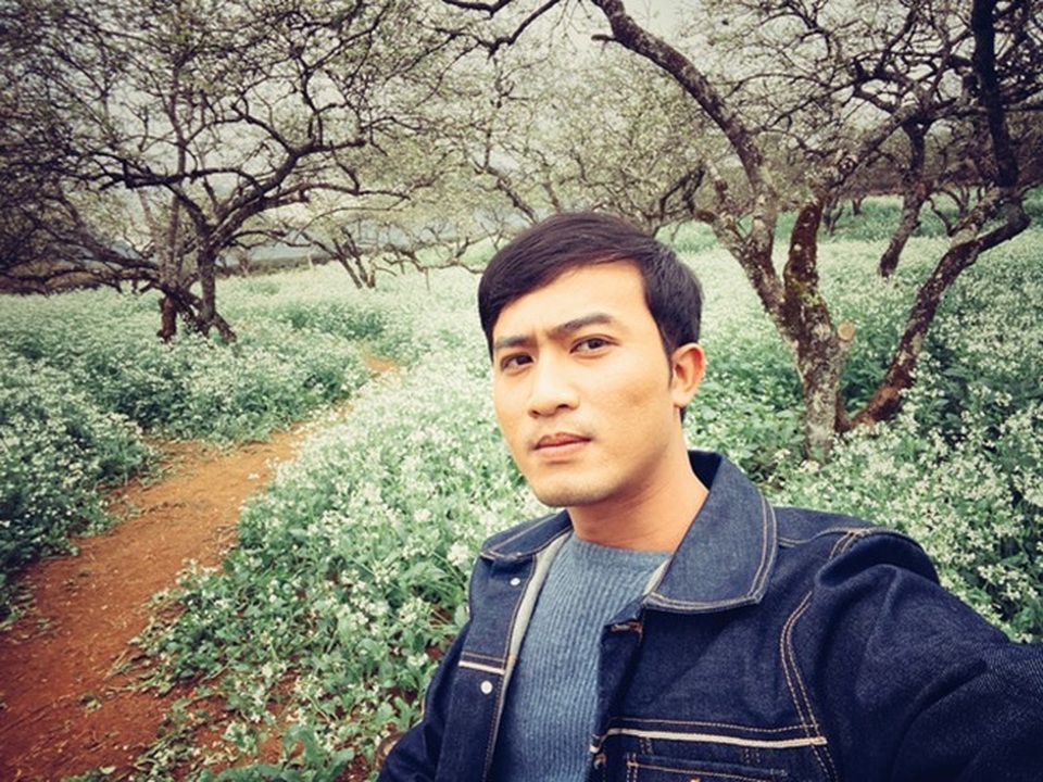 Doãn Quốc Đam Hướng dương ngược nắng thoát mác... giang hồ bụi bặm - 1 Doãn Quốc Đam Hướng dương ngược nắng thoát mác... giang hồ bụi bặm - 1