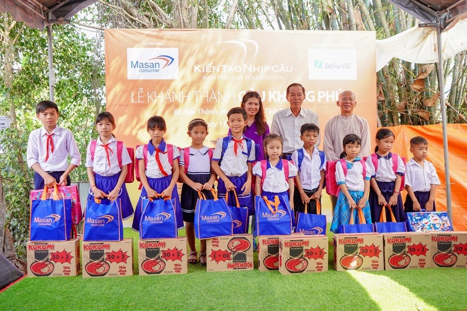 Masan Consumer đồng hành cùng chương trình “Kiến tạo nhịp cầu” khánh thành Cầu Khang Phúc - 3 Masan Consumer đồng hành cùng chương trình “Kiến tạo nhịp cầu” khánh thành Cầu Khang Phúc - 3