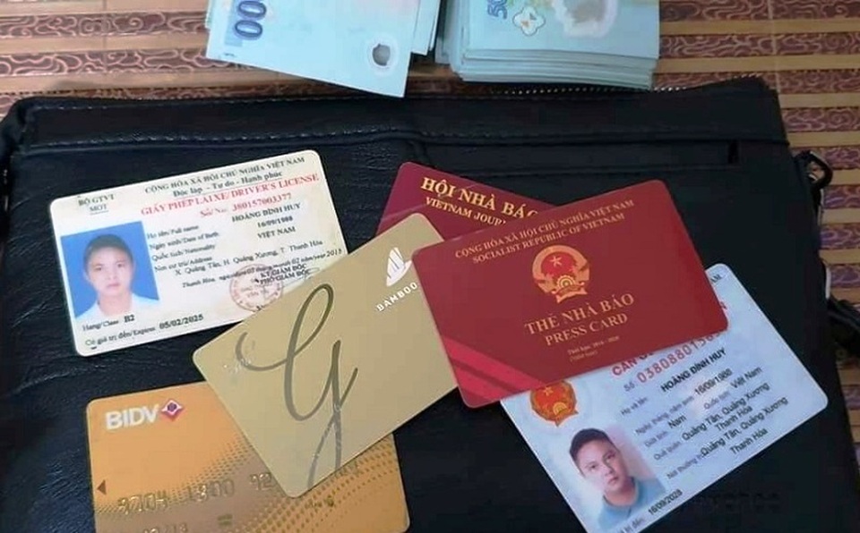 Chủ nhà hàng trả lại hơn 200 triệu đồng cho vị khách đãng trí - 1