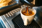 Điều gì xảy ra khi người uống cà phê hằng ngày đột ngột ngừng?