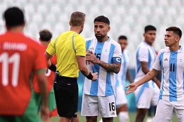 Truyền thông thế giới phản ứng mạnh vụ Olympic Argentina bị tước bàn thắng