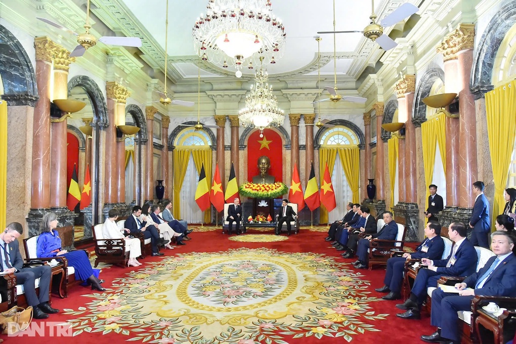 Việt Nam và Bỉ mở ra một trang mới cho quan hệ hữu nghị giữa hai nước - 2 Việt Nam và Bỉ mở ra một trang mới cho quan hệ hữu nghị giữa hai nước - 2