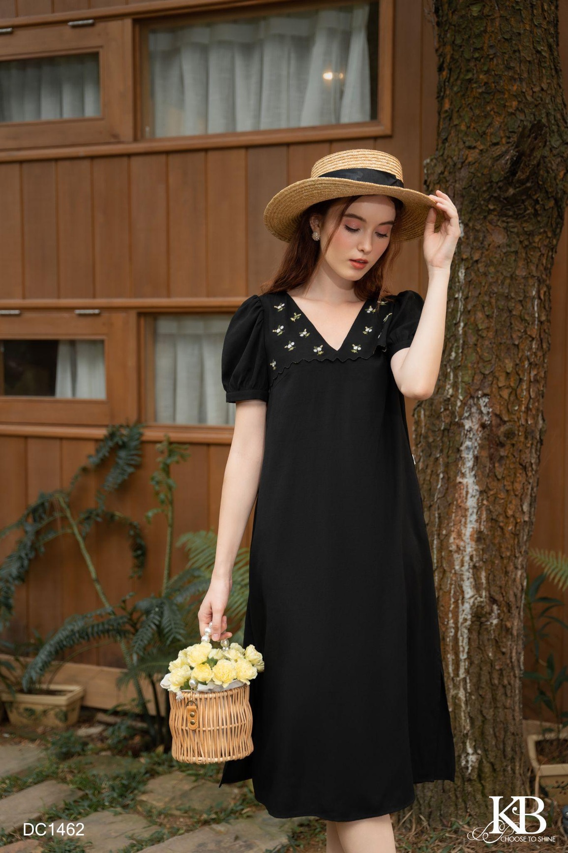 Họa tiết hoa thêu trở lại trong BST Fleurs Brodées của KB FASHION - 7 Họa tiết hoa thêu trở lại trong BST Fleurs Brodées của KB FASHION - 7