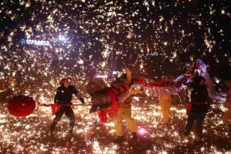 Ngoài Việt Nam, các quốc gia đón Tết Nguyên đán ra sao?