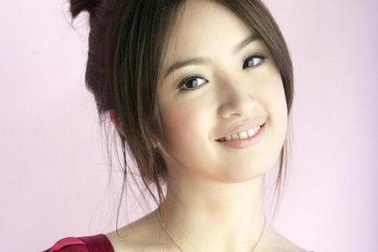 Lâm Y Thần bị “nghi” vừa trải qua một ca phẫu thuật