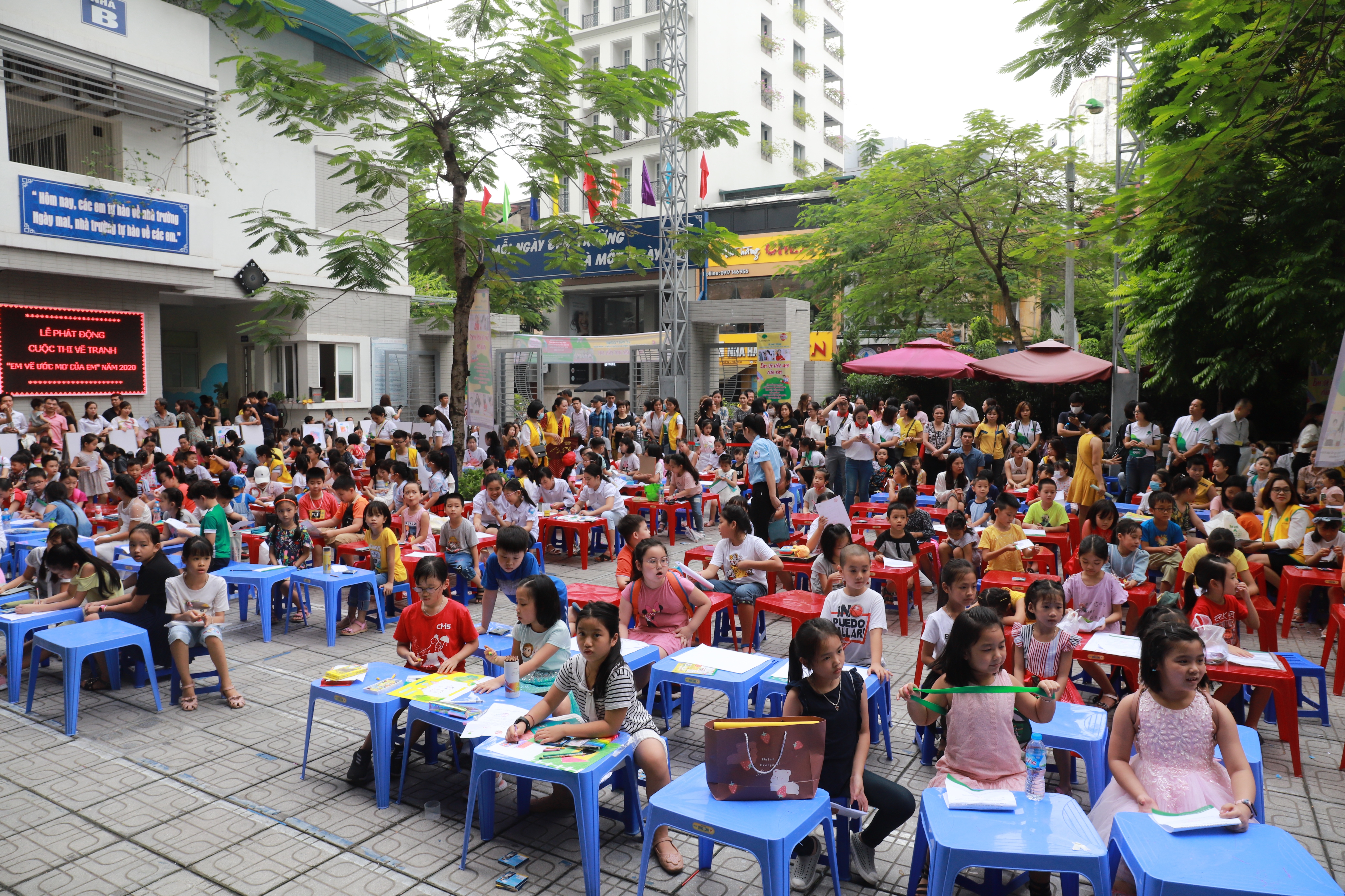 Khởi động cuộc thi “Em vẽ ước mơ của em” lần thứ 12 - 1