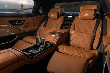 Chiếc Maybach đặc biệt có thể đắt ngang căn hộ cao cấp nếu về Việt Nam