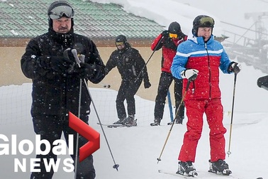 Ông Putin trượt tuyết, lái mô tô cùng Tổng thống Belarus