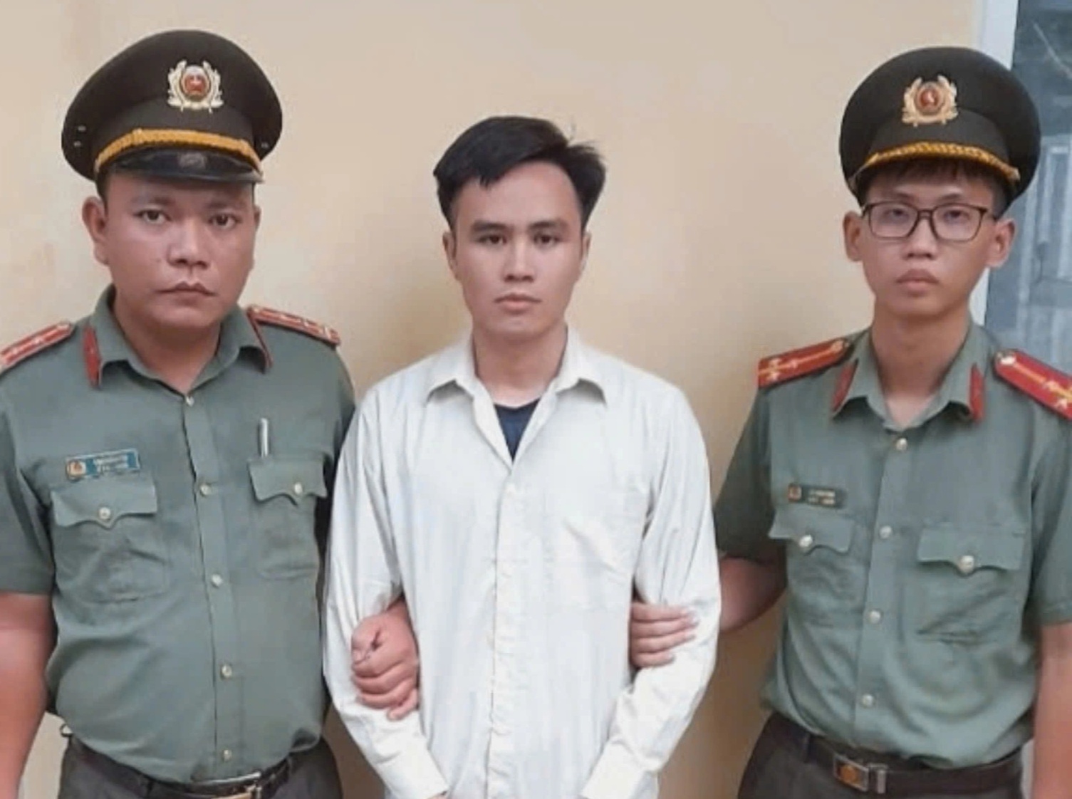 Polisen i Ho Chi Minh-staden griper reaktionär medlem av Multi-Party Democracy Collective - 1 Công an TPHCM bắt kẻ phản động thuộc tổ chức Tập hợp dân chủ đa nguyên - 1