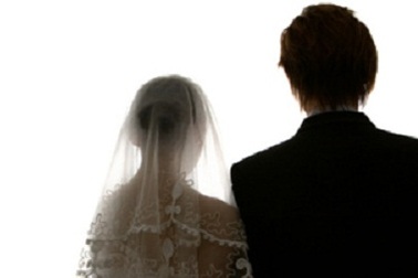 Chuyện buồn của vợ không thể ly hôn và con không quốc tịch