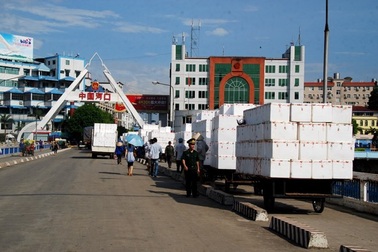 Chỉ có giao thương qua đường mòn biên giới bị hạn chế