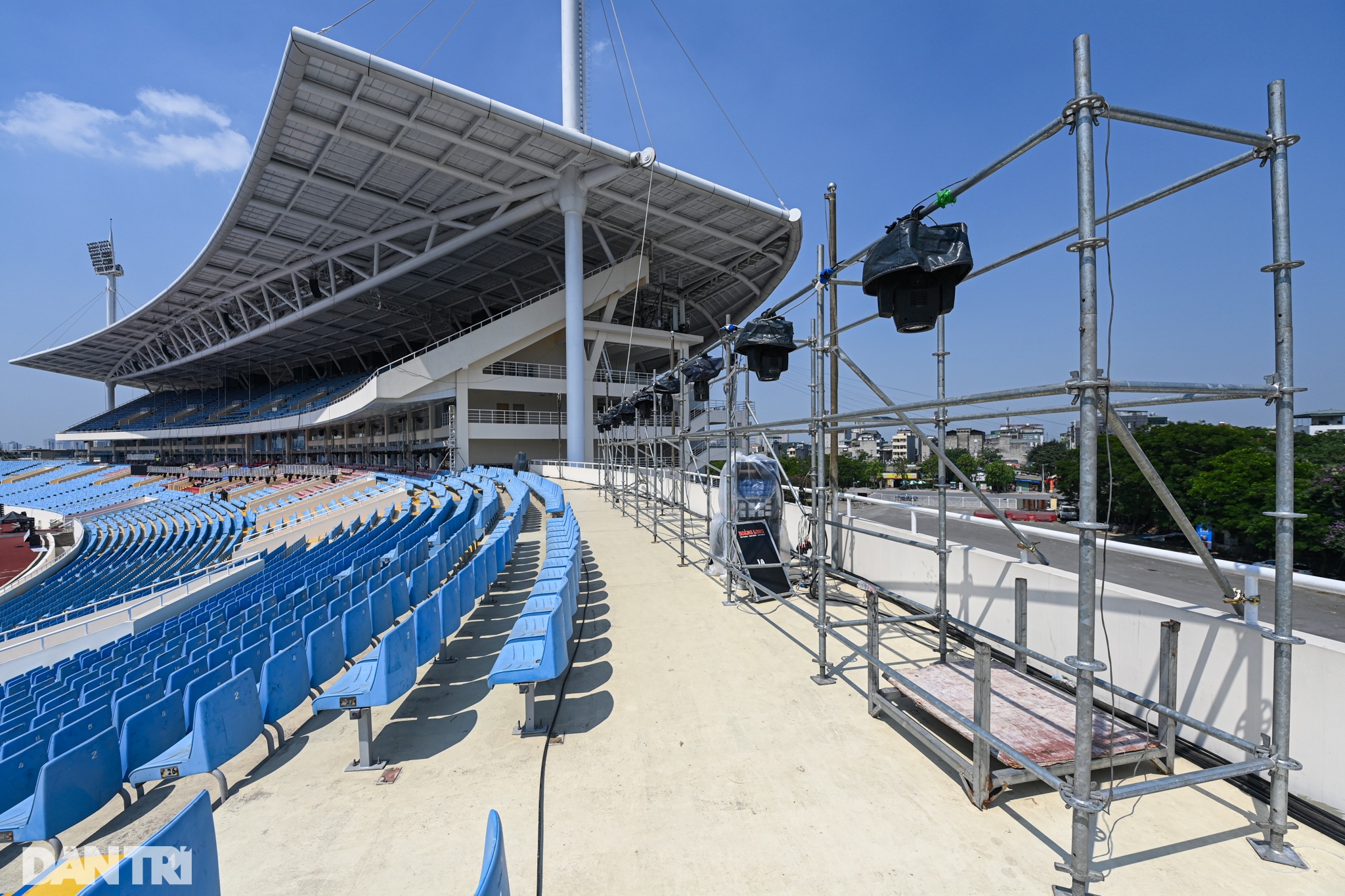 Bên trong đại công trường SVĐ Mỹ Đình chuẩn bị cho Lễ khai mạc SEA Games 31 - 12 Bên trong đại công trường SVĐ Mỹ Đình chuẩn bị cho Lễ khai mạc SEA Games 31 - 12