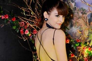 Sau scandal "ồn ào" với Baggio, An “Tây” xuất hiện quyến rũ