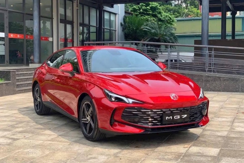 Đối thủ Trung Quốc của Camry hạ giá tại đại lý, khởi điểm ngang xe hạng C - 1 Đối thủ Trung Quốc của Camry hạ giá tại đại lý, khởi điểm ngang xe hạng C - 1