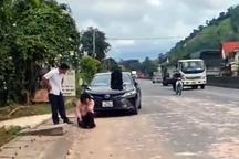 Vụ người đàn ông đạp vào đầu một phụ nữ đang quỳ: Vì sao không xử phạt?