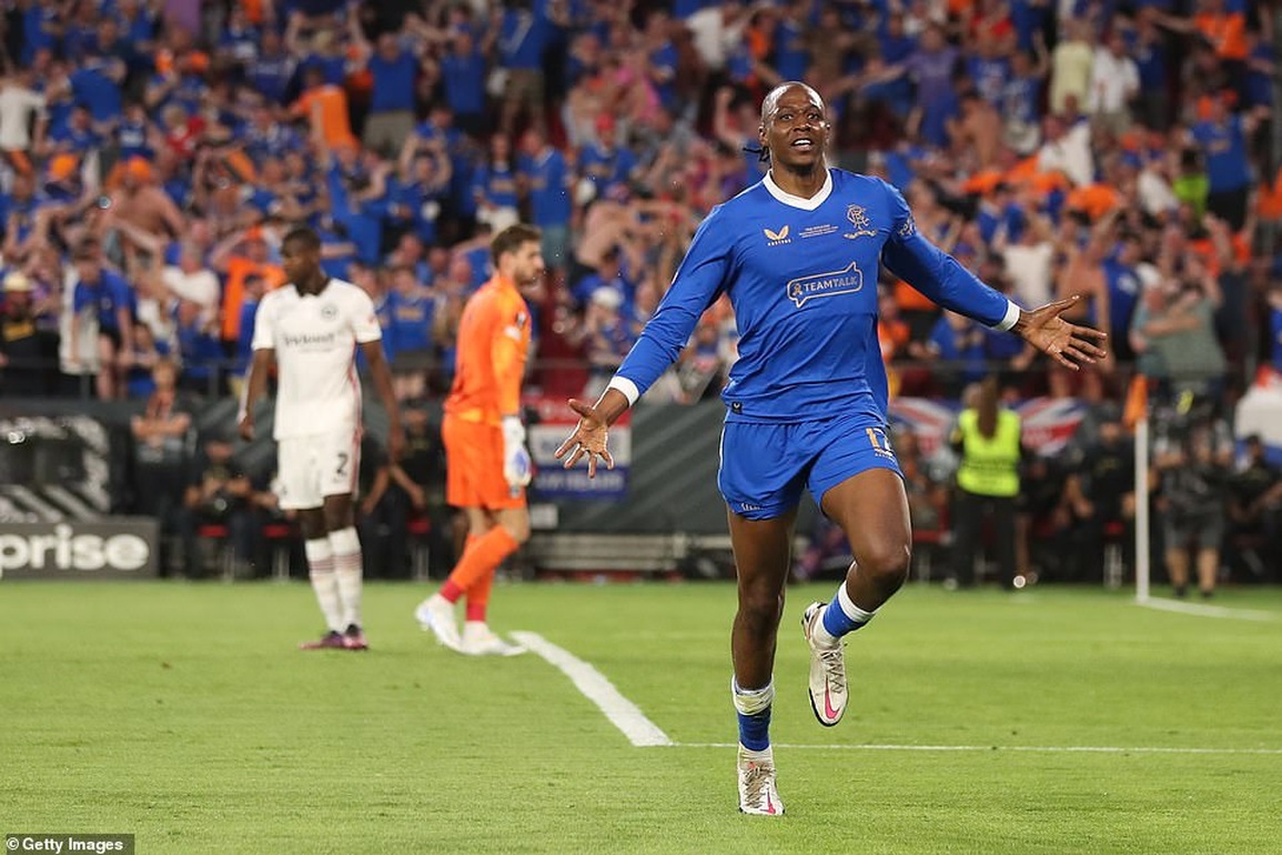 Đánh bại Rangers trên loạt đấu súng, Frankfurt vô địch Europa League - 4 Đánh bại Rangers trên loạt đấu súng, Frankfurt vô địch Europa League - 4