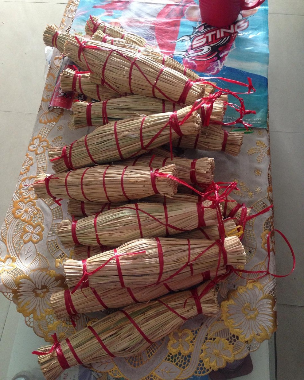 Món ăn miền Trung có tên gọi lạ, gói trong rơm khô hút khách sành ăn - 6 Món ăn miền Trung có tên gọi lạ, gói trong rơm khô hút khách sành ăn - 6