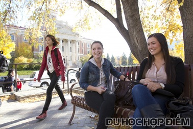 Chuyển tiếp vào 2 Đại học danh tiếng Manitoba và Simon Fraser - Cơ hội có 1 không 2