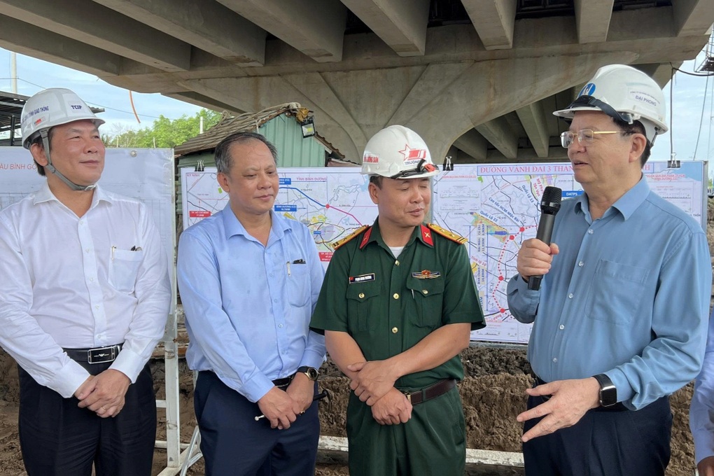 Phó Thủ tướng Mai Văn Chính kiểm tra tiến độ Vành đai 3 TPHCM - 2 Phó Thủ tướng Mai Văn Chính kiểm tra tiến độ Vành đai 3 TPHCM - 2