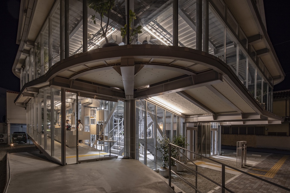 Quán cà phê vòng xoáy độc lạ như trung tâm thương mại thu nhỏ - 11