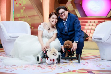 Chồng Tây vợ Việt chênh nhau 15 tuổi vừa gặp sau 24 giờ đã "chốt" yêu