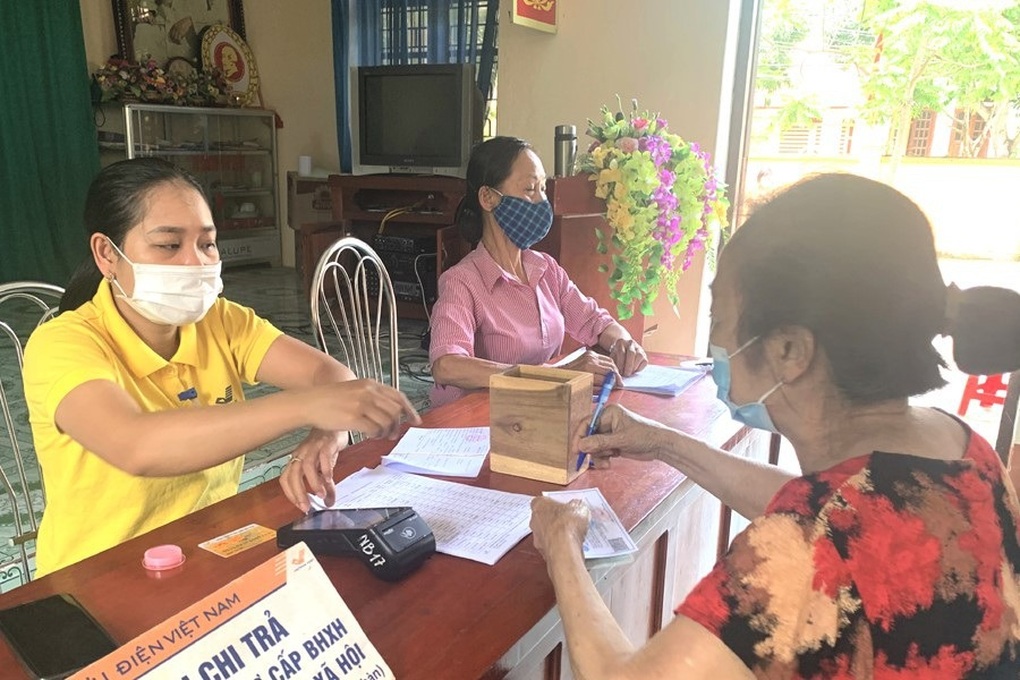 Nhận lương hưu khủng 54 triệu đồng/tháng, chỉ đóng 2 tỷ BHXH trong 30 năm? - 1 Nhận lương hưu khủng 54 triệu đồng/tháng, chỉ đóng 2 tỷ BHXH trong 30 năm? - 1