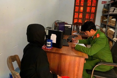 Người phụ nữ ở Hưng Yên thoát bẫy lừa đảo của kẻ giả danh công an