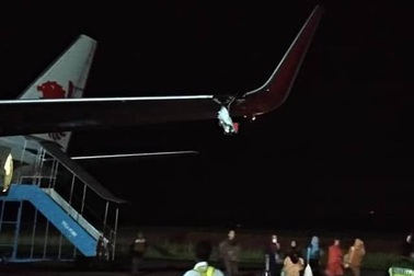 Máy bay Lion Air của Indonesia hỏng cánh vì đâm vào cột ở sân bay