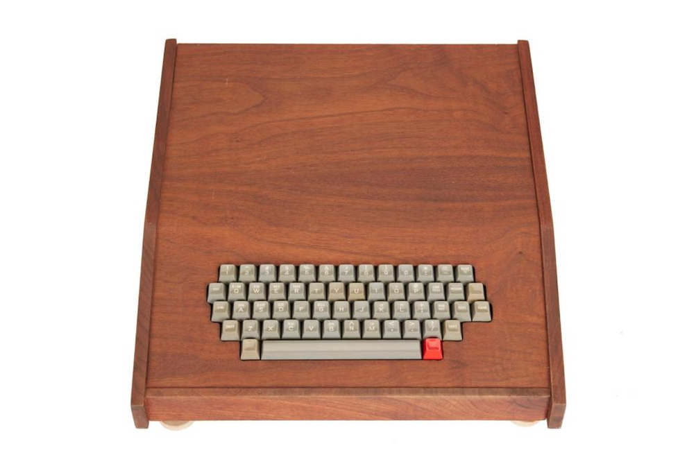 Máy tính cổ đời đầu của Apple được bán với giá hơn 11 tỷ đồng - 2 Máy tính cổ đời đầu của Apple được bán với giá hơn 11 tỷ đồng - 2