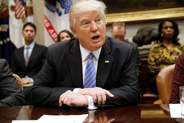 Tình báo Mỹ “giấu nhẹm” thông tin nhạy cảm với Tổng thống Trump?