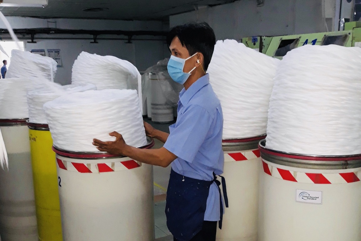 Bị mất ngón tay, người lao động được chi trả hơn 500.000 đồng mỗi tháng - 1 Bị mất ngón tay, người lao động được chi trả hơn 500.000 đồng mỗi tháng - 1