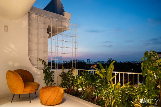 Ngôi nhà 90m2 màu trắng chỉ có bóng nắng và cây xanh ở quận 7, TP. HCM - Ảnh 17. Ngôi nhà 90m2 màu trắng chỉ có bóng nắng và cây xanh ở quận 7, TP. HCM - Ảnh 17.