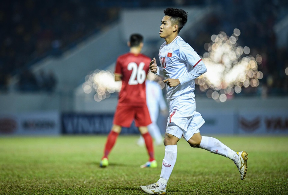 Tuyển Việt Nam 3-2 U22 Việt Nam: Văn Quyết, Đức Chinh ghi bàn - 9 Tuyển Việt Nam 3-2 U22 Việt Nam: Văn Quyết, Đức Chinh ghi bàn - 9