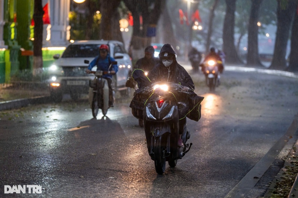 Miền Bắc tiếp tục mưa rào, Nam Bộ nắng nóng gay gắt - 1 Miền Bắc tiếp tục mưa rào, Nam Bộ nắng nóng gay gắt - 1