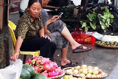 Hoa quả Trung Quốc nghi chứa chất gây vô sinh