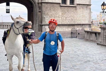 Xôn xao chàng trai 9x đi ngựa từ châu Âu về quê nhà