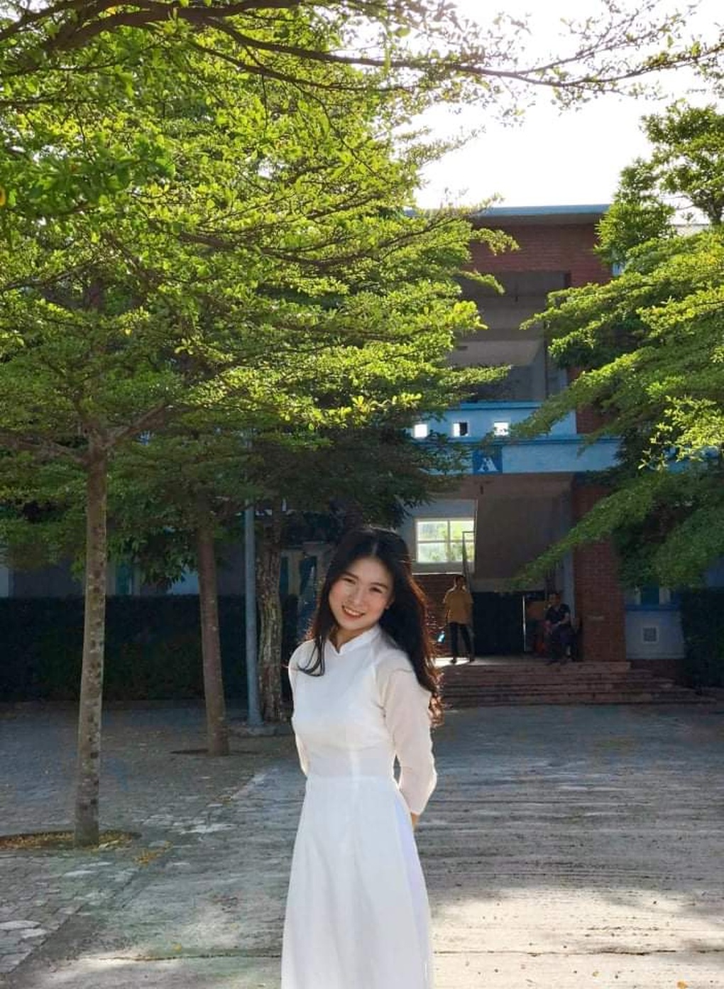Hơn 30 điểm đại học, nữ sinh dân tộc Thổ nguy cơ không đến được giảng đường - 2 Hơn 30 điểm đại học, nữ sinh dân tộc Thổ nguy cơ không đến được giảng đường - 2