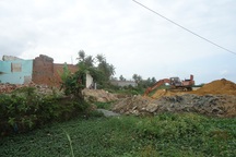 Dân khốn đốn vì ô nhiễm môi trường kéo dài